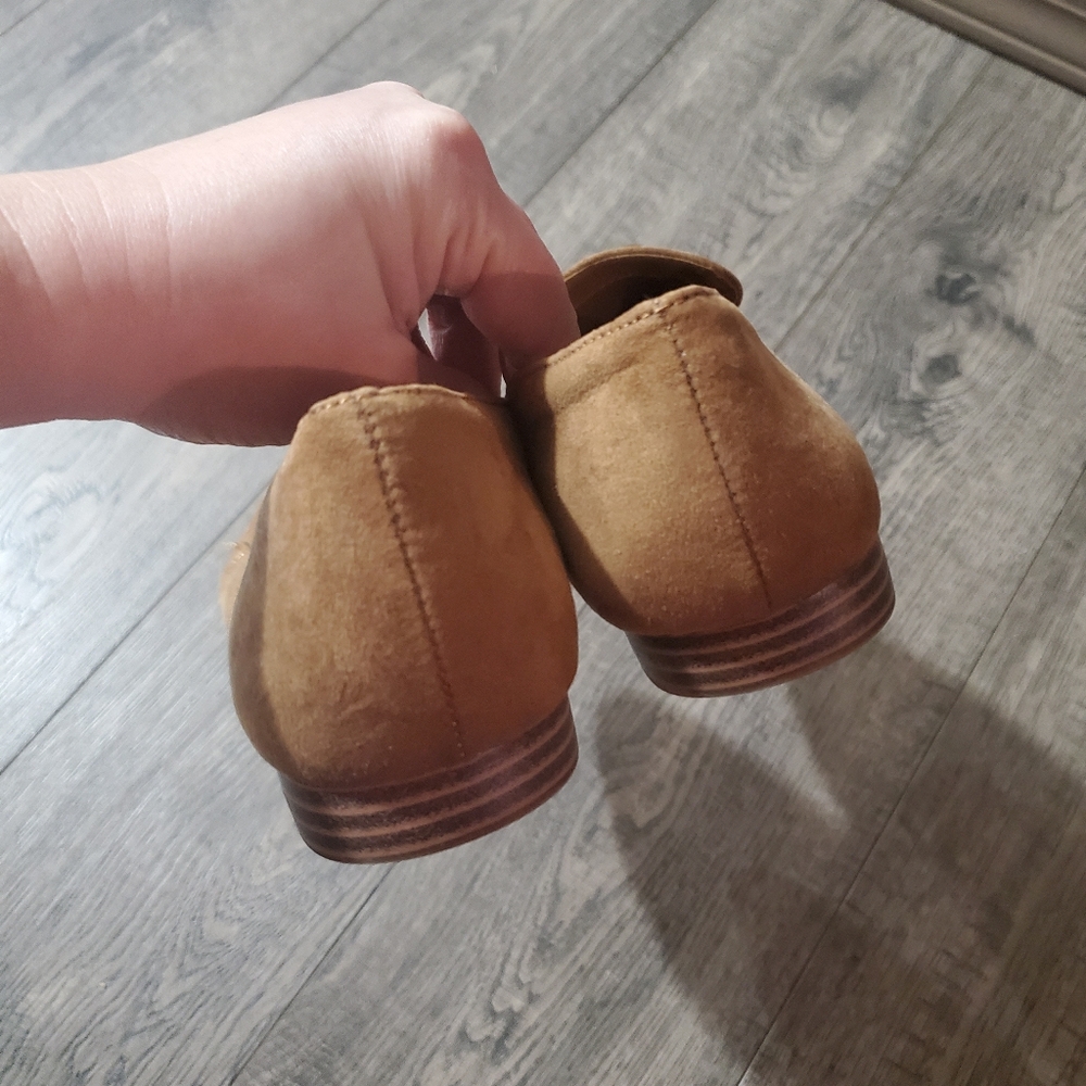 Madden NYC- Chic Tan Loafers with Gold Chain Detail - Picture 10 of 15